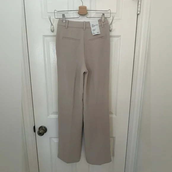 Aritzia Effortless Pant - Size 0, Regular - Taupe - Picture 2 of 2